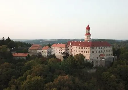 Han/Misafirhane Certovka Peklo *